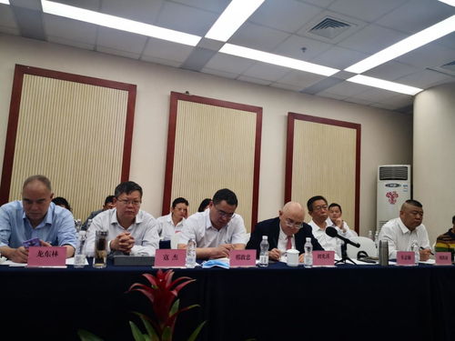 云南省貿(mào)促會(huì)舉辦疫情期間國(guó)內(nèi)外經(jīng)貿(mào)形勢(shì)評(píng)析暨 智庫(kù)報(bào)告 編委會(huì)會(huì)議